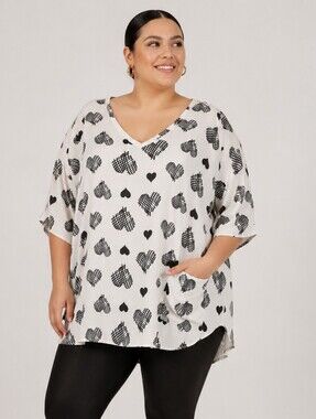 Seven Melissa McCarthy Plus Size 3x: V-Neck Heart Print Tunic Top - Ivory/Black